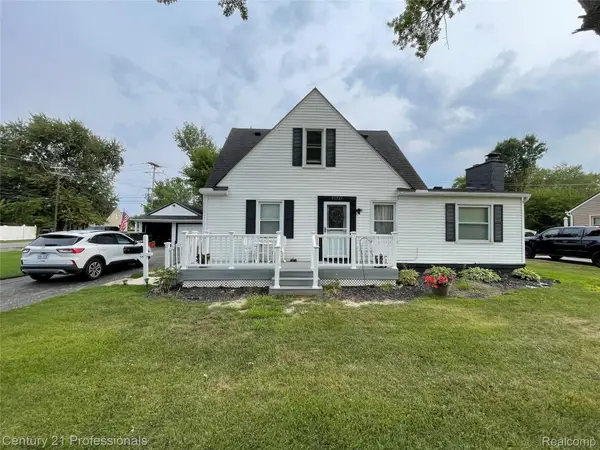 31711 Leona Street, GardenCity, MI 48135