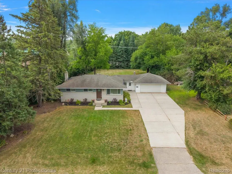 6676 Northview Drive, Clarkston, MI 48346 - #2