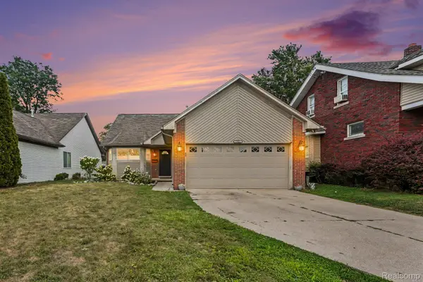 22064 Hayes Avenue, Eastpointe, MI 48021