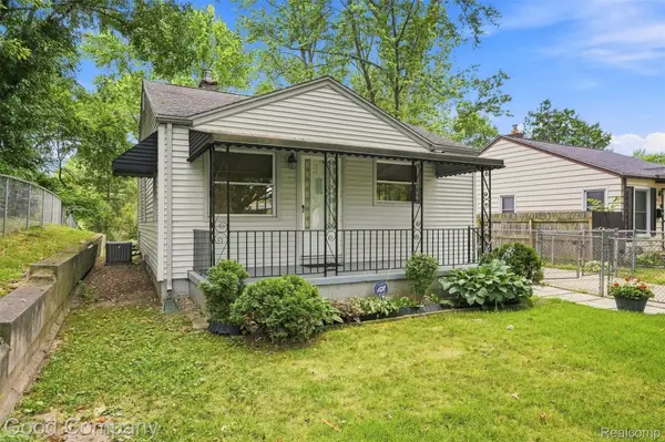 137 W Longfellow Avenue, Pontiac, MI 48340
