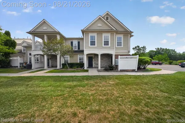10200 W Midway Court #102, WalledLake, MI 48390