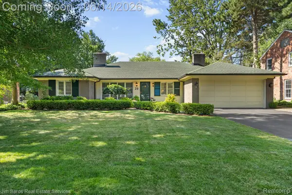 29 Hampton Road, GrossePointeShores, MI 48236