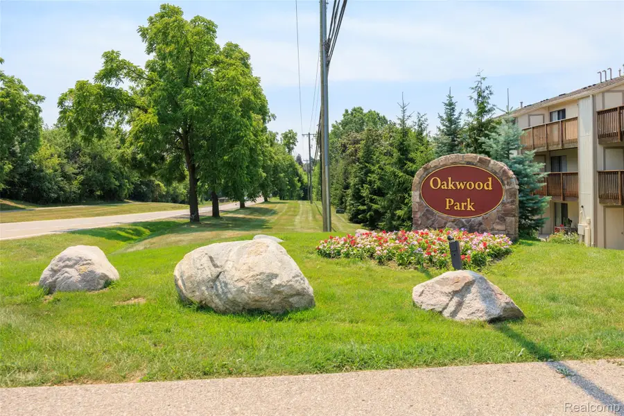 1693 Riverside Drive #3, Rochester Hills, MI 48309 - #3