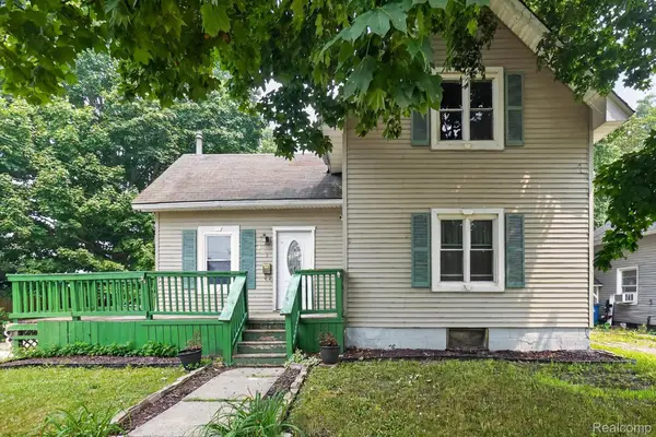 203 Grant Street, Holly, MI 48442
