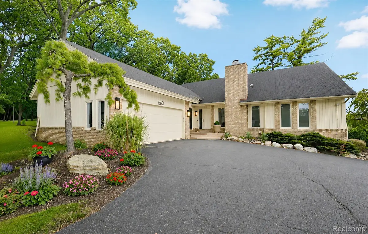 6401 Apple Grove Lane, Bloomfield, MI 48301 - #1