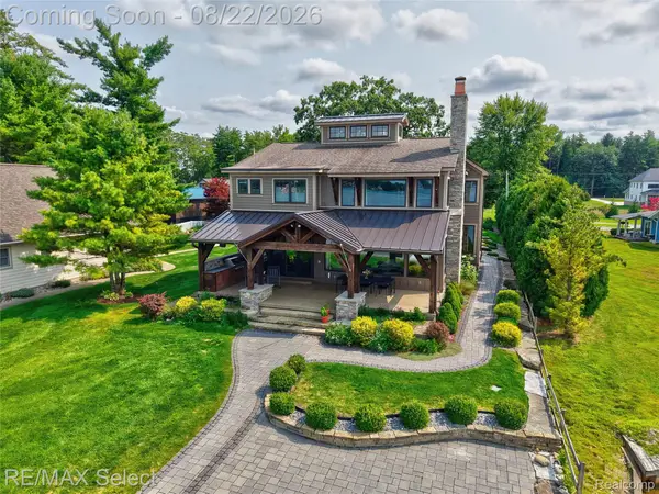 13500 Enid Boulevard, Fenton, MI 48430