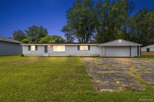 1790 Scheifle Road, WalledLake, MI 48390