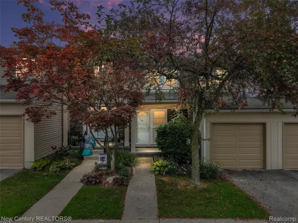 1689 Brentwood Drive, Troy, MI 48098