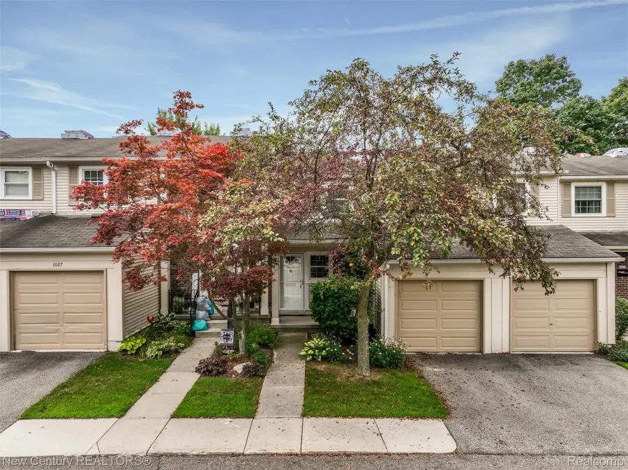 1689 Brentwood Drive, Troy, MI 48098 - #2