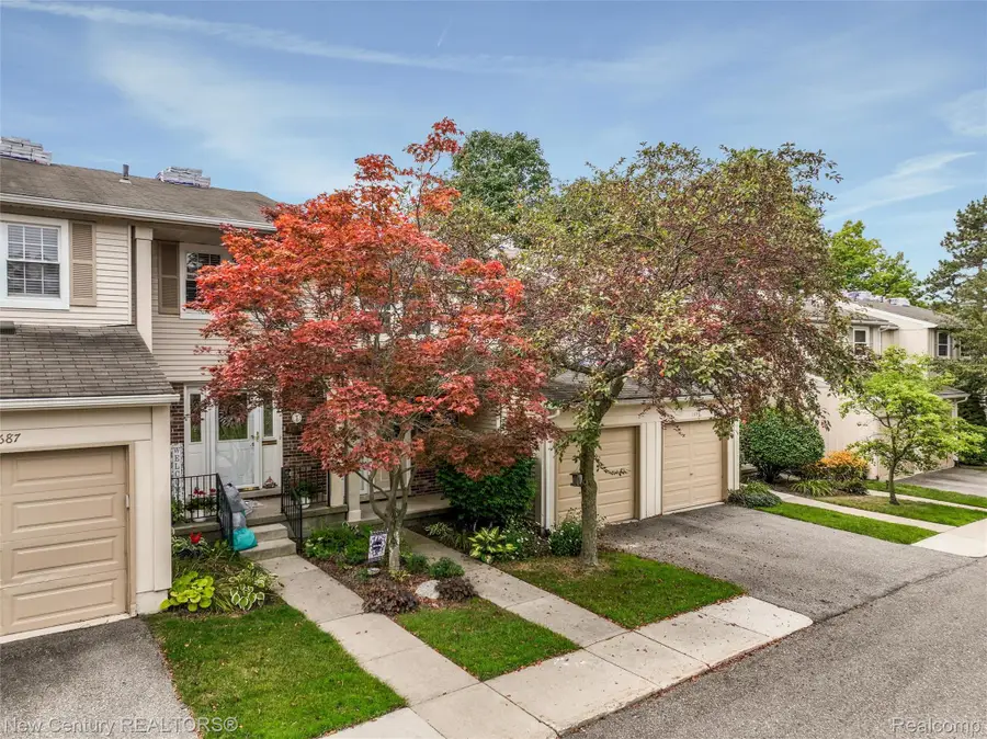 1689 Brentwood Drive, Troy, MI 48098 - #3
