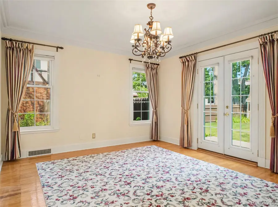 923 Maxine Street, Flint, MI 48503 - #2