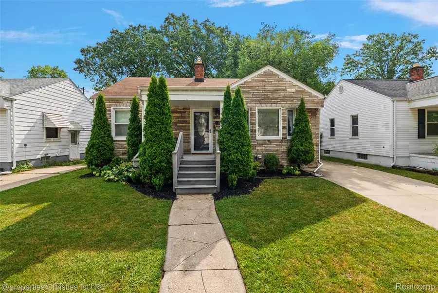 611 S Edgeworth Avenue, Royal Oak, MI 48067 - #2