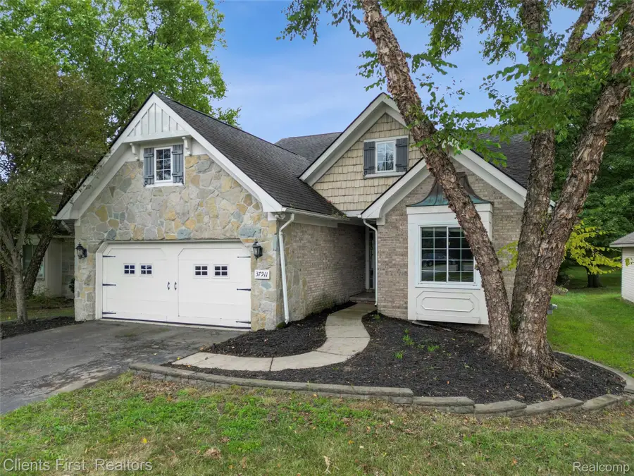 37911 Plymouth Road, Livonia, MI 48150 - #2