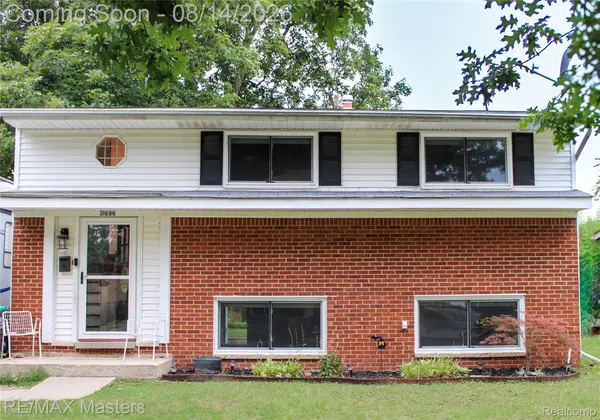 31686 Hazel Street, Rockwood, MI 48173