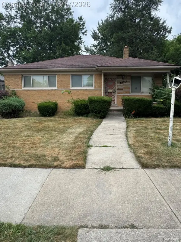 21960 Stratford Street, OakPark, MI 48237