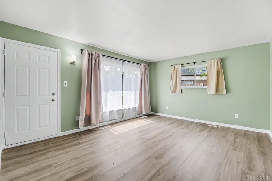 31282 Fernwood Street, Westland, MI 48186 - #3
