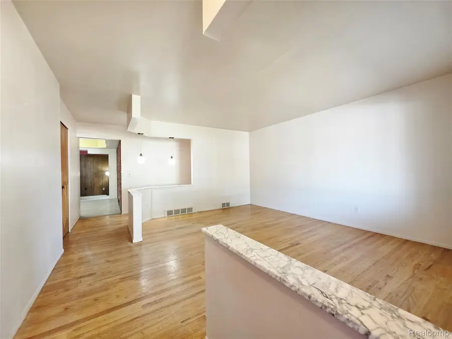 27260 Newport Drive, Warren, MI 48088 - #2