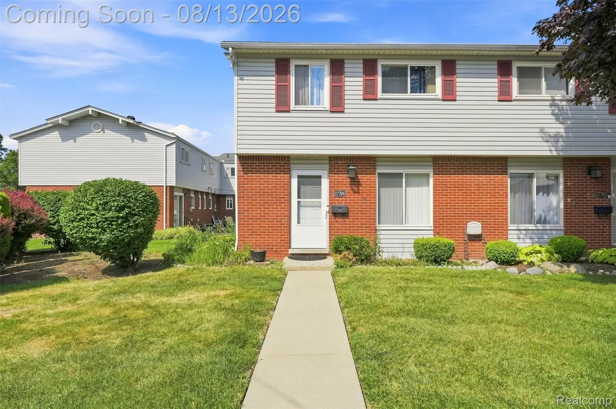 27766 Eastwick Sq, Roseville, MI 48066 - #1