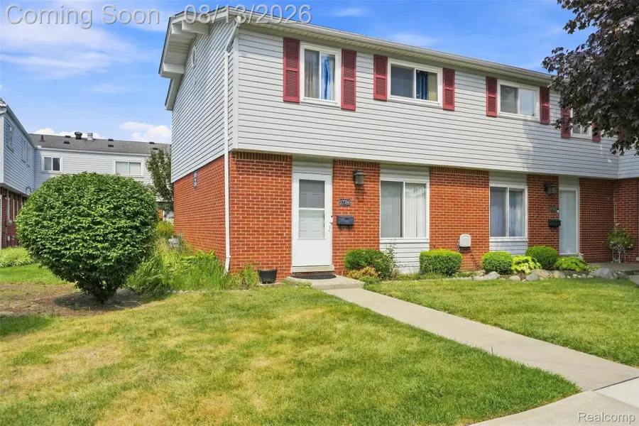27766 Eastwick Sq, Roseville, MI 48066 - #2