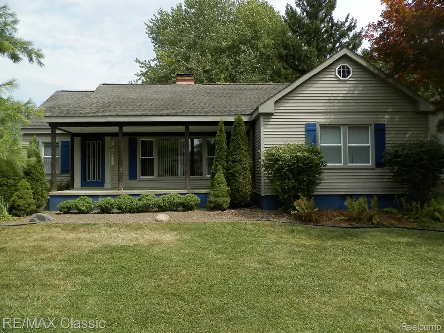 23754 Haynes Street, Farmington Hills, MI 48336 - #2