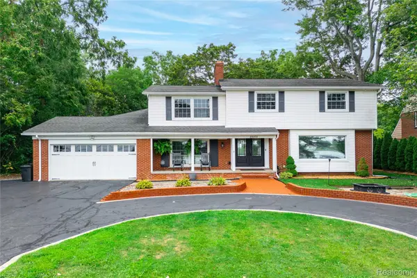 22271 West River Road, GrosseIle, MI 48138