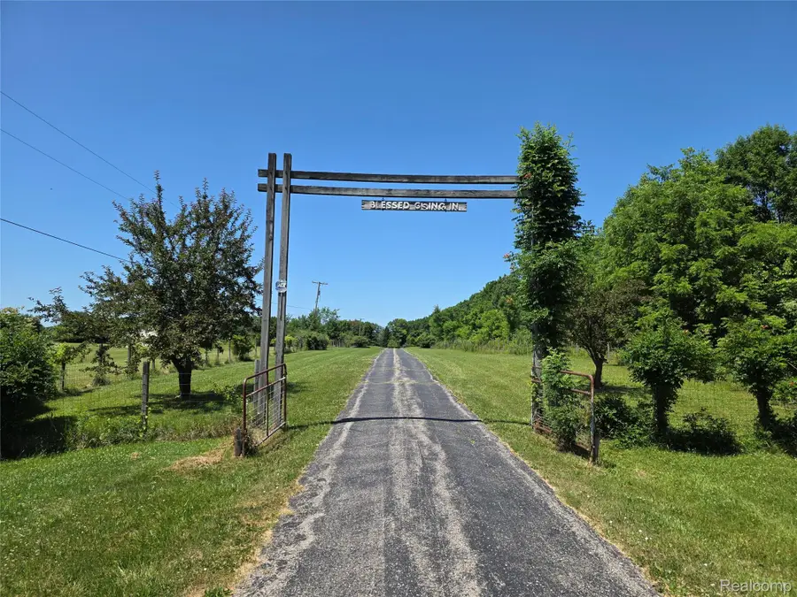 3581 N Burkhart Road, Howell, MI 48855 - #3