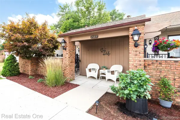25831 Lexington Drive #1, SouthLyon, MI 48178