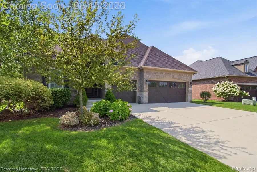 6819 Heirloom Circle, West Bloomfield, MI 48322 - #2
