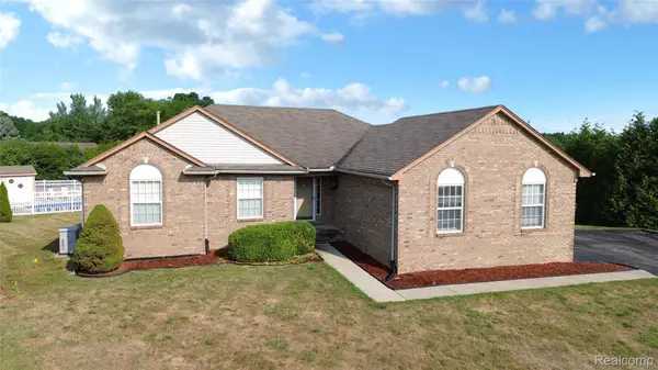 8032 Lark Lane, GrandBlanc, MI 48439