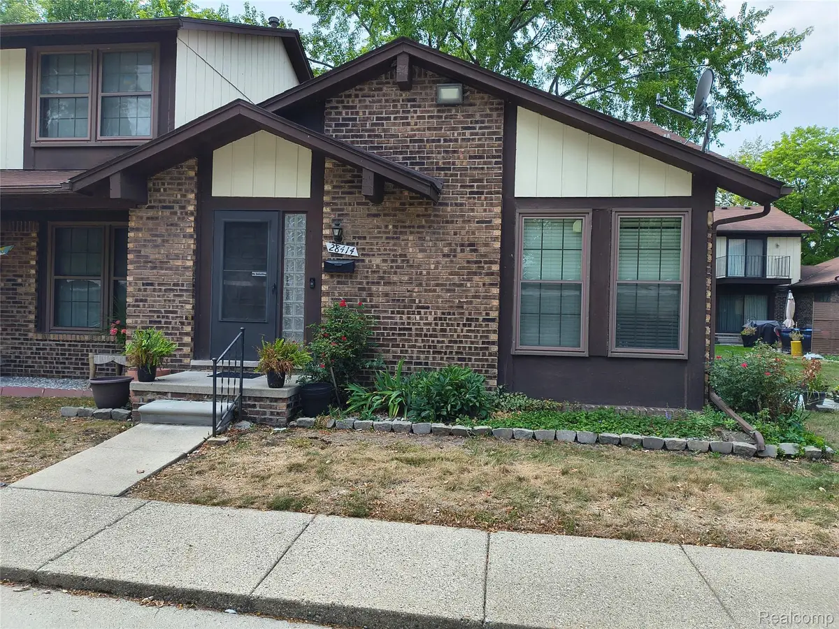 28414 Queens Court, Warren, MI 48093 - #1