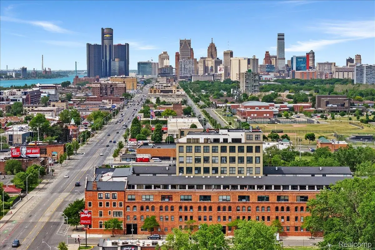 6533 E Jefferson Avenue #703, Detroit, MI 48207 - #1