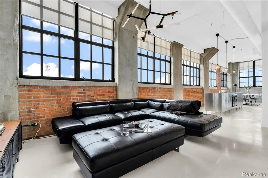 6533 E Jefferson Avenue #703, Detroit, MI 48207 - #2