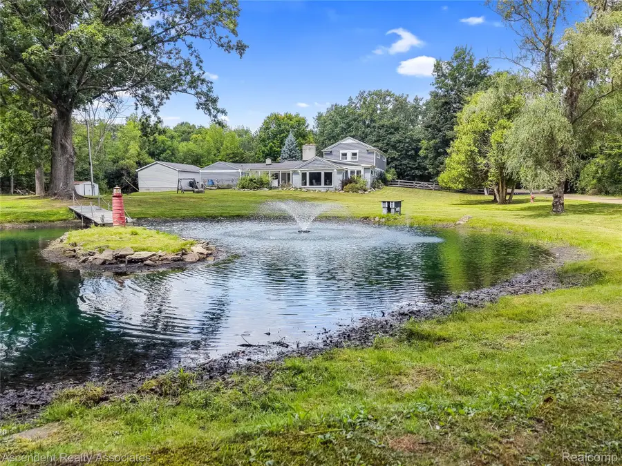 6157 Blue Beech Court, Rochester Hills, MI 48306 - #3