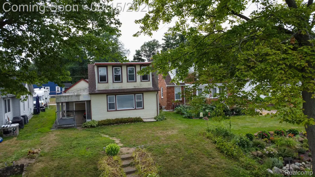 9556 Round Lake Boulevard, White Lake, MI 48386 - #1