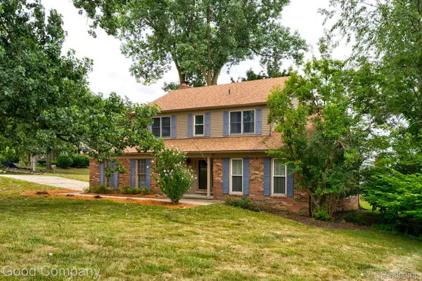 35868 Smithfield Court, Farmington, MI 48335