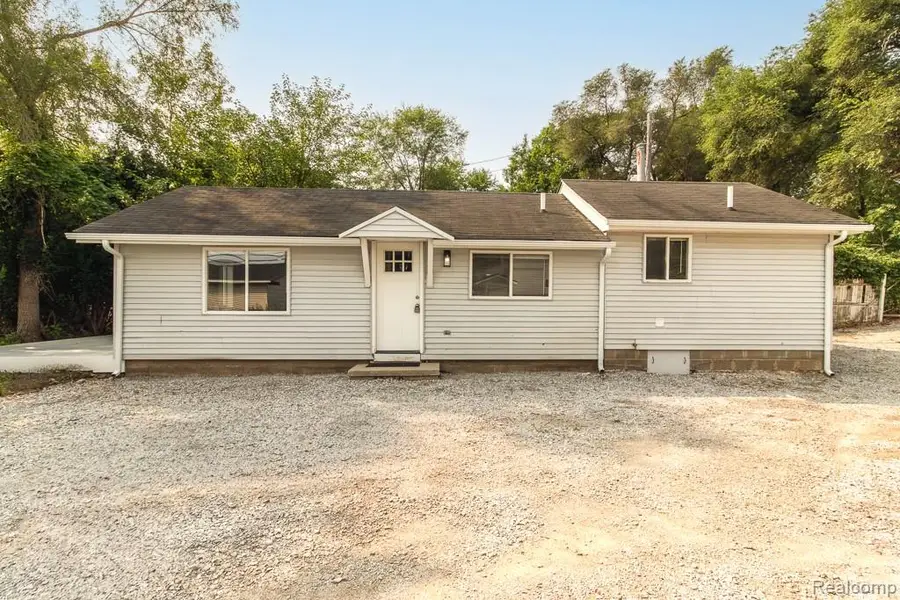 2510 Lakeside Drive, Highland, MI 48356 - #2