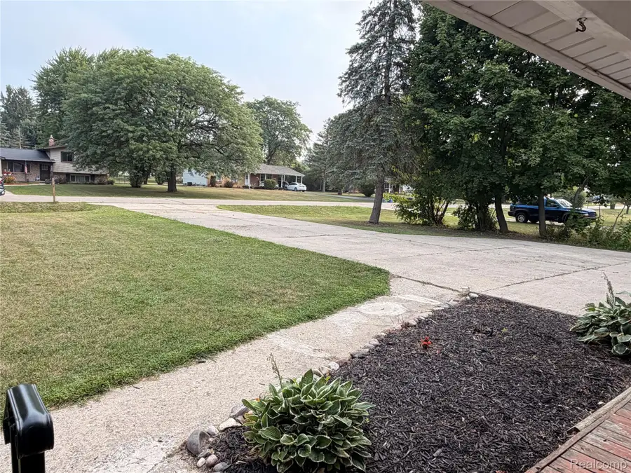 5347 Mapletree Drive, Flint, MI 48532 - #3