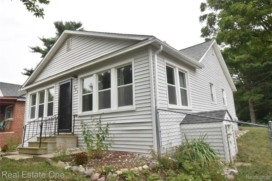 763 S Winding Drive, Waterford, MI 48328 - #2
