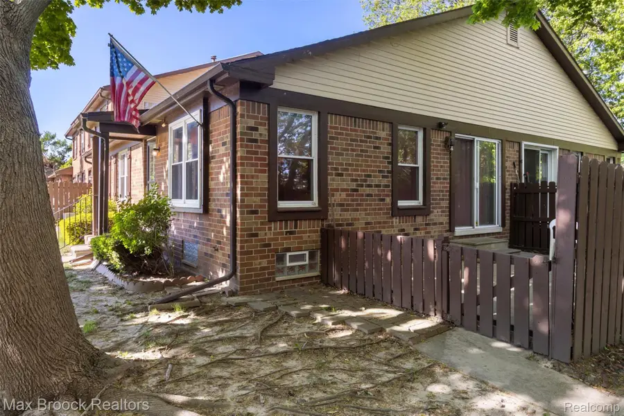 35278 Bristlecone, Clinton Township, MI 48035 - #2
