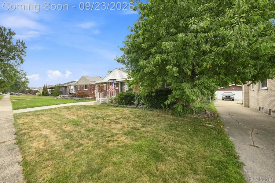 25675 Barbara Street, Roseville, MI 48066 - #3