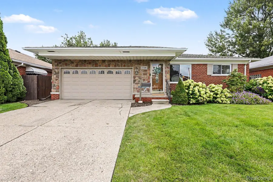22406 Barton Street, Saint Clair Shores, MI 48081 - #2