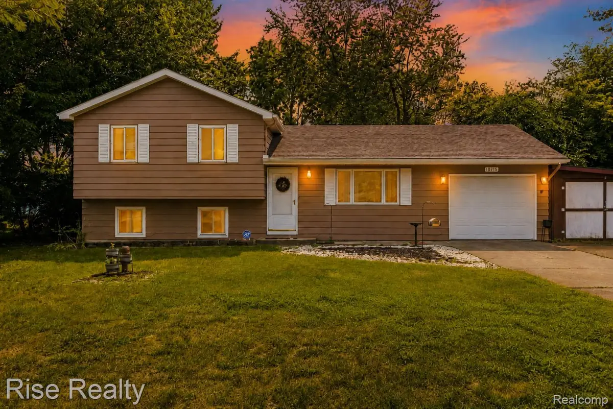 10215 W Frances Road, Flushing, MI 48433 - #1