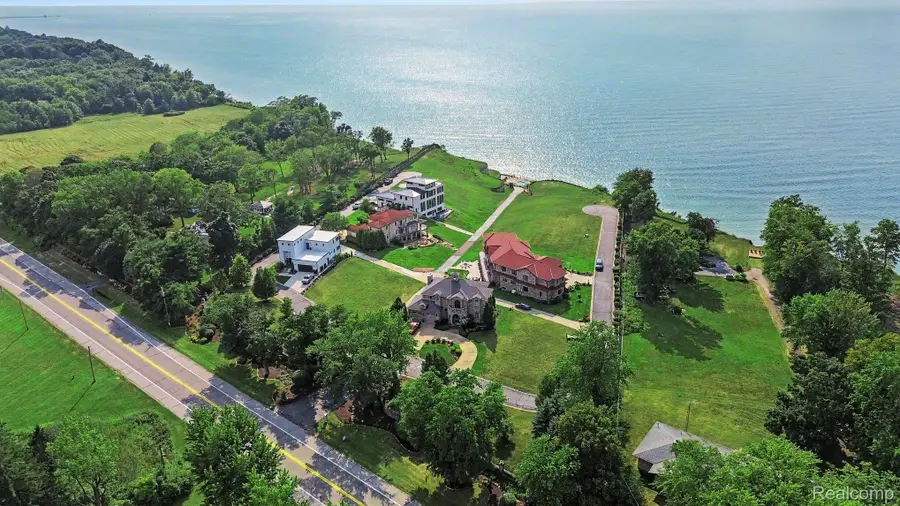 615 Sul Lago S, Benton, MI 49022 - #2