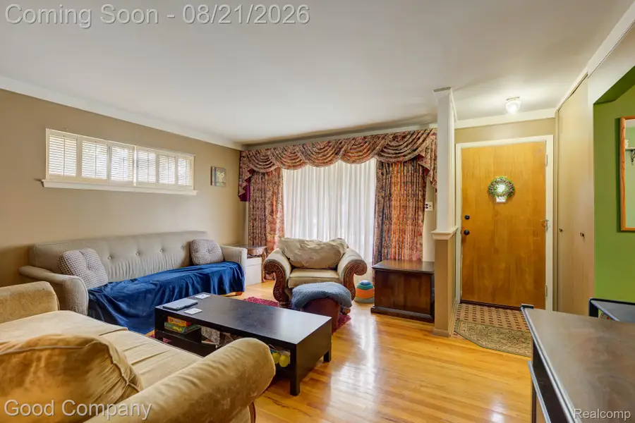 910 School Street, Clawson, MI 48017 - #3