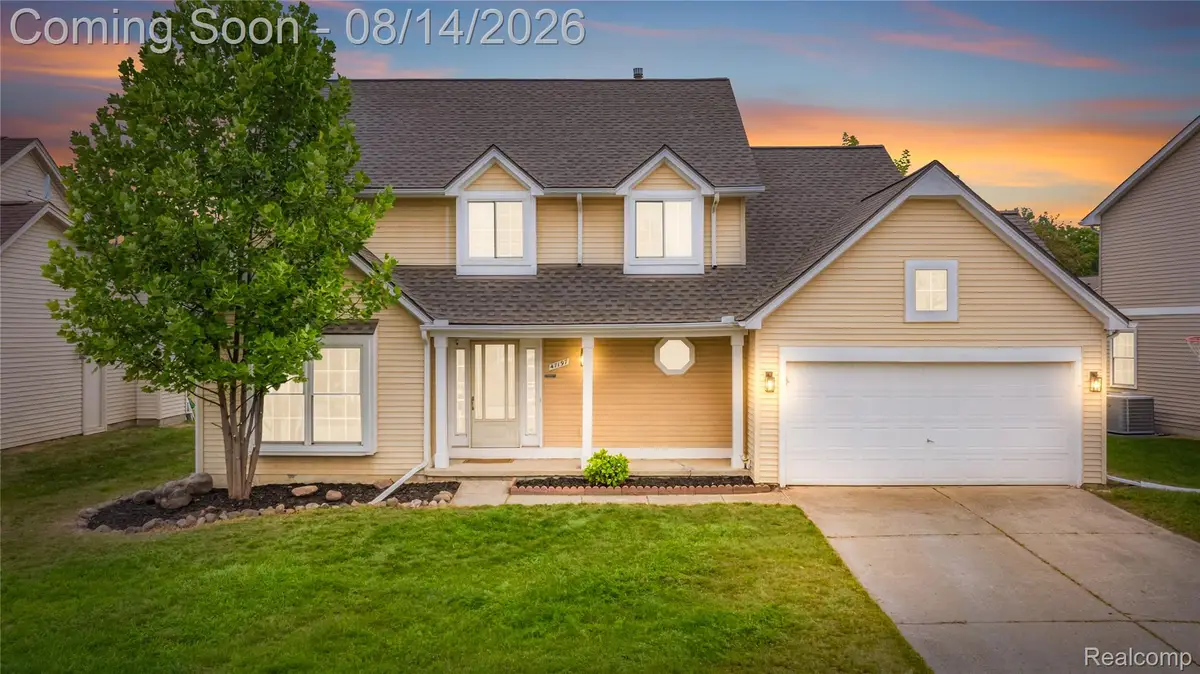 47197 Scarlet Drive S, Novi, MI 48374 - #1