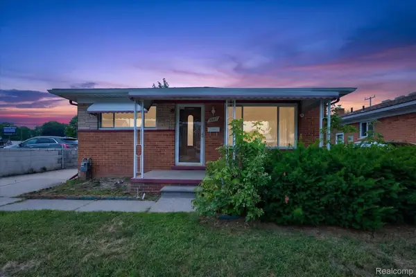 8847 Woodbine, Redford, MI 48239