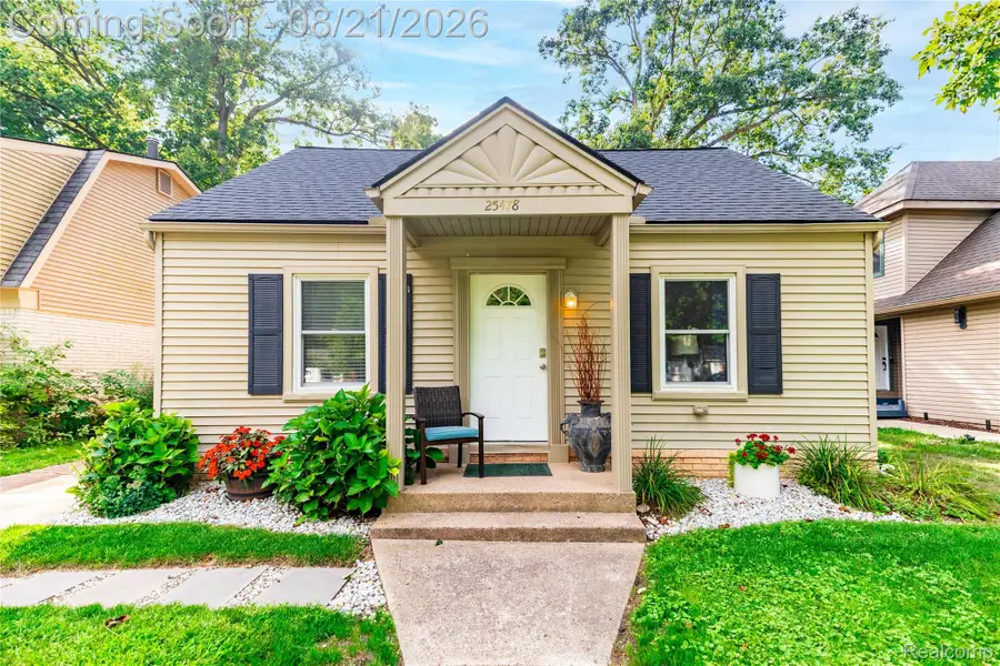 25478 6th Street, Grosse Ile, MI 48138 - #2