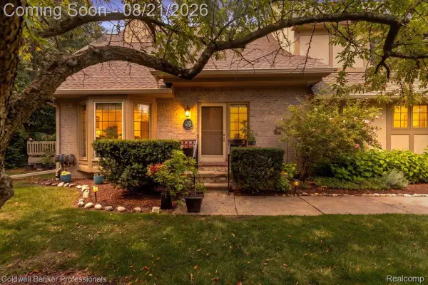 2736 Winter Garden Court, AnnArbor, MI 48105