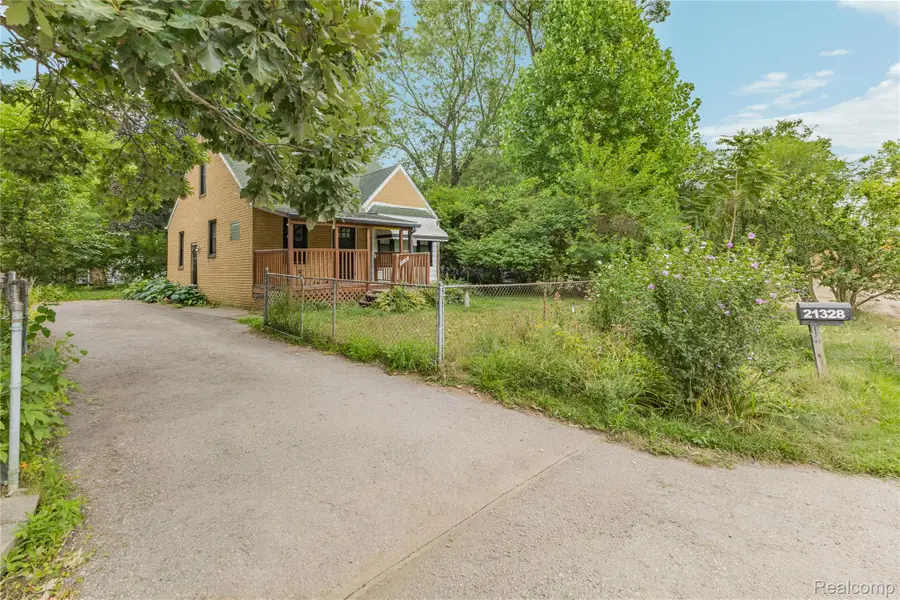 21328 Waldron Street, Farmington Hills, MI 48336 - #2