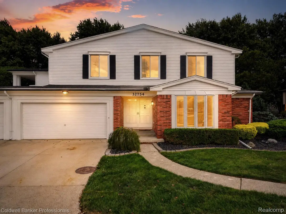 32754 Barclay Square #20, Warren, MI 48093 - #1